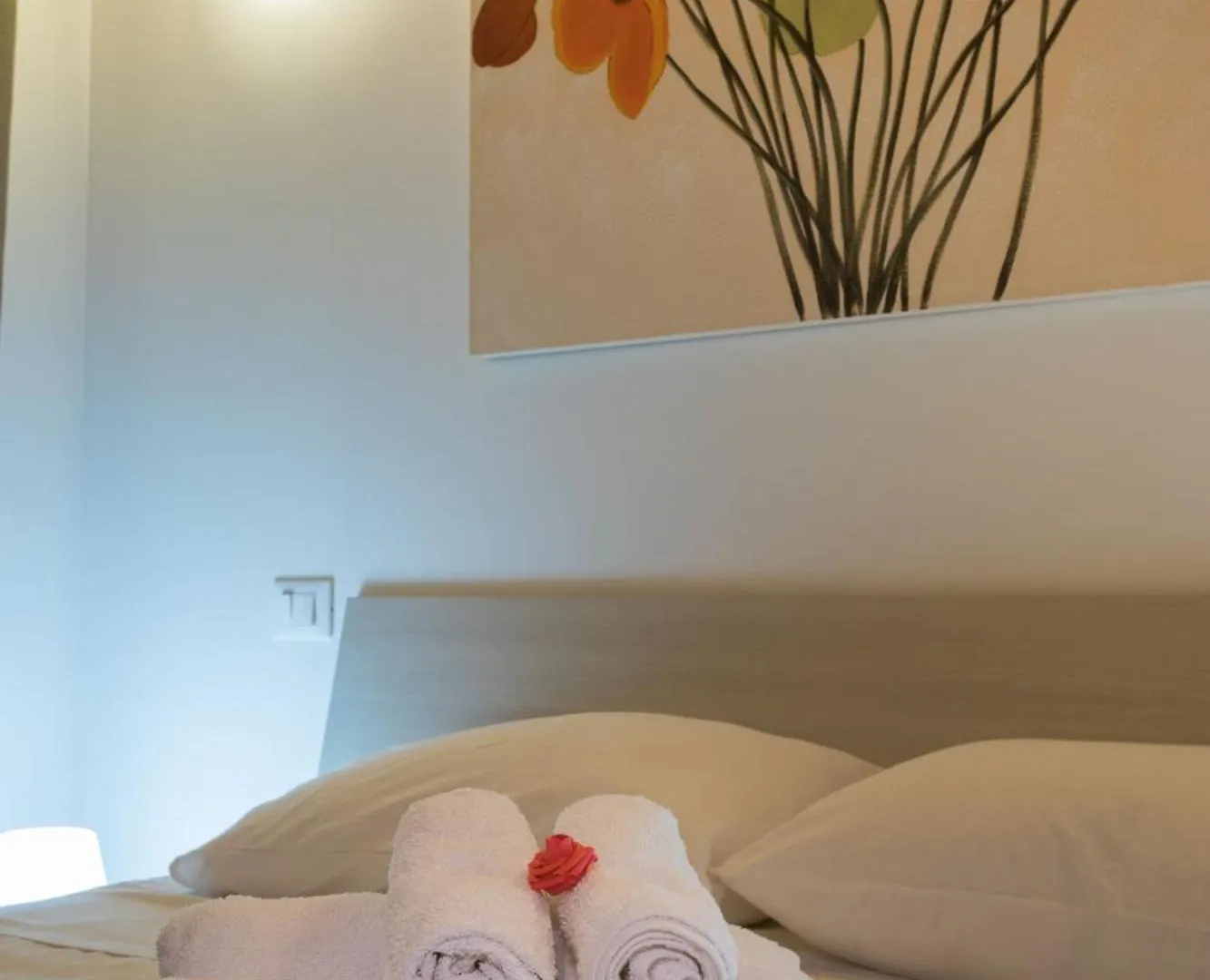 Blue Villa With Shared Pool And Private Garden Near Salo Roe Italy