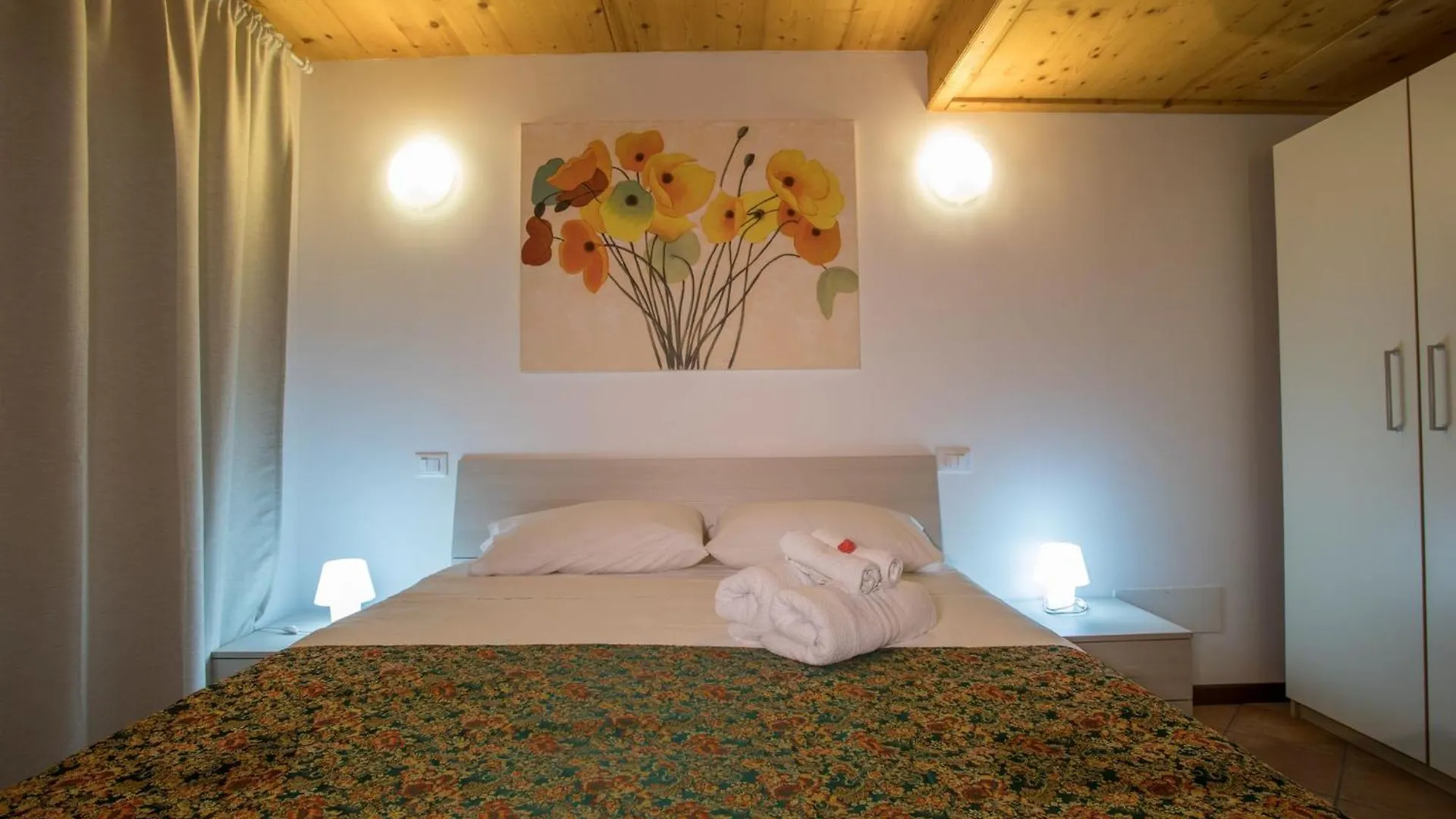 Blue Villa With Shared Pool And Private Garden Near Salo Roe