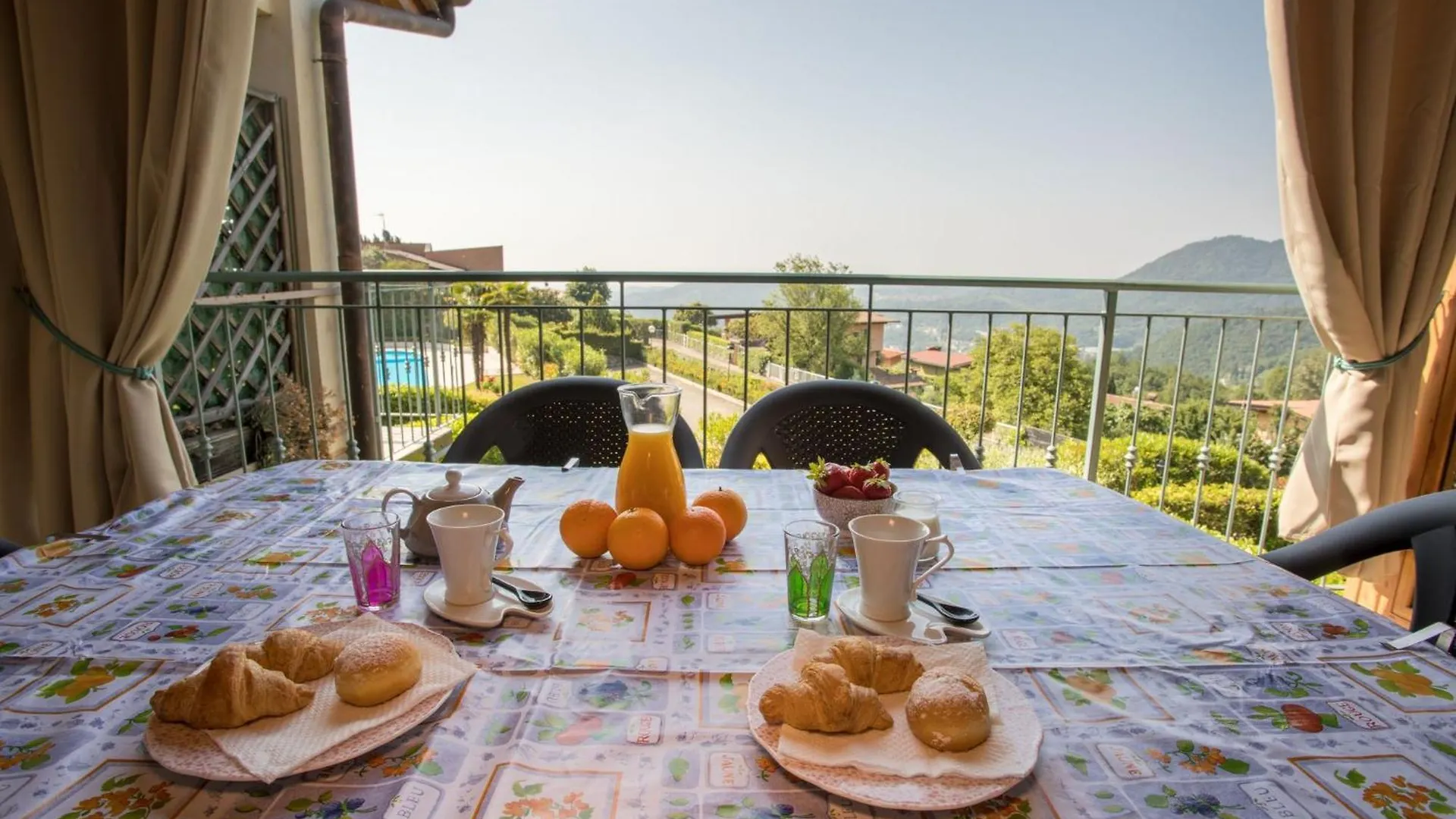 Blue Villa With Shared Pool And Private Garden Near Salo Roe